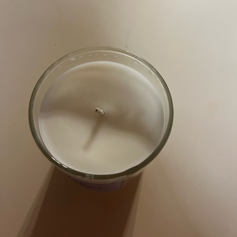 Bath & Body Works Single Wick Candle. Sun Drenched Linen. - Picture 3 of 3